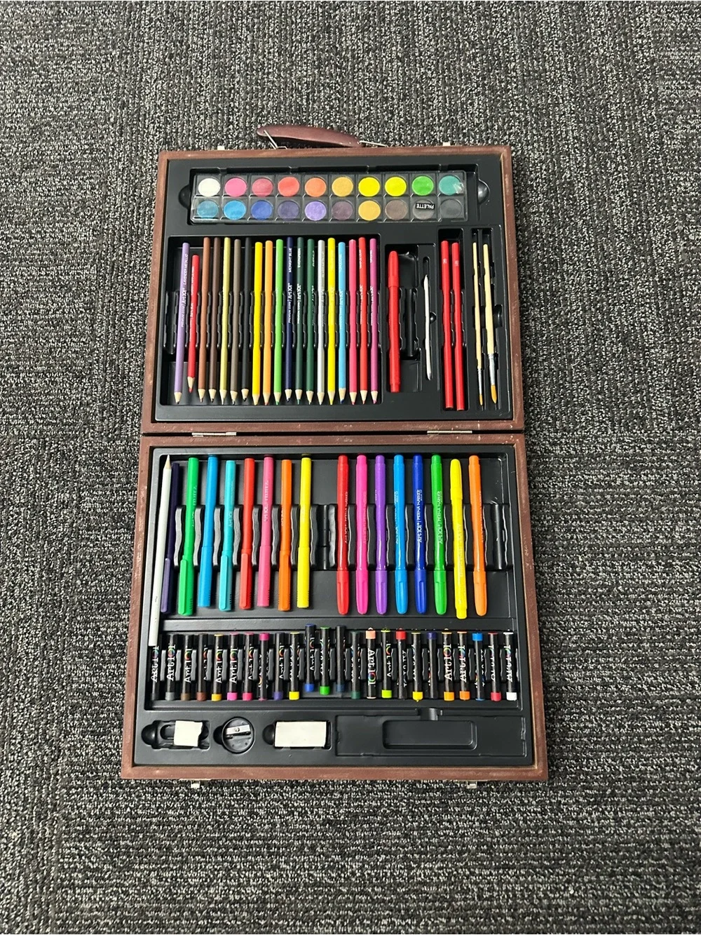 D.M. Creations Art, Portable Set, Nearly Complete Portable Art Set